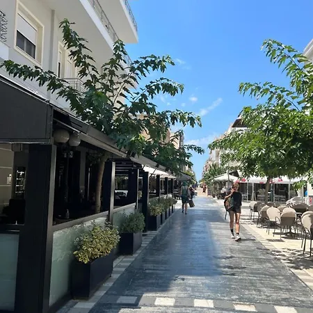 Gardenhouse In The Center Of Corinth
