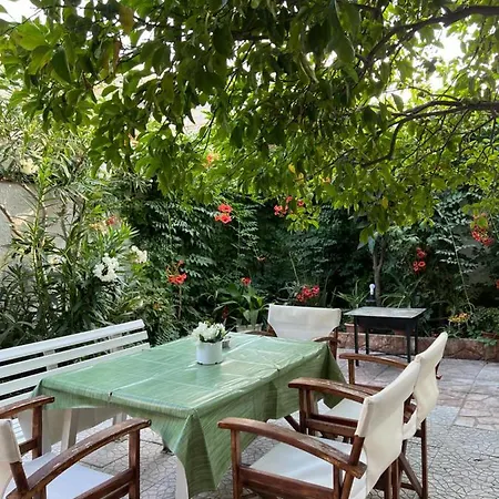 Gardenhouse In The Center Of Сasa de vacaciones *