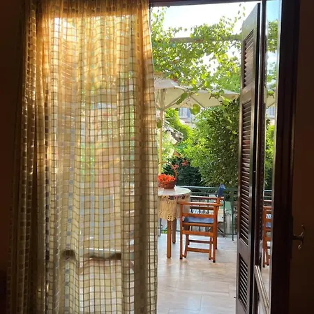 Gardenhouse In The Center Of Corinth