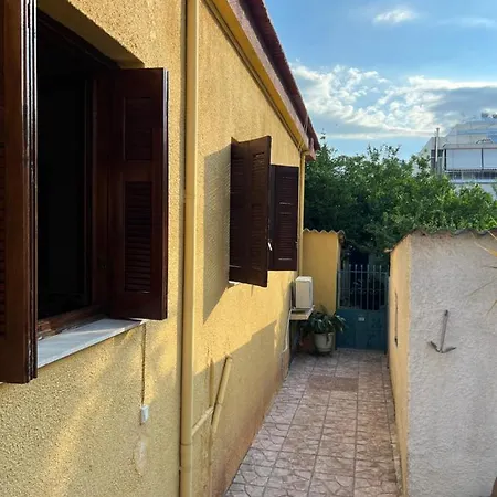Сasa de vacaciones Gardenhouse In The Center Of *