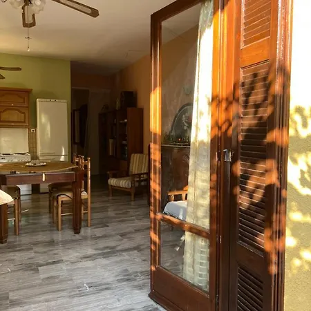 Gardenhouse In The Center Of Corinth