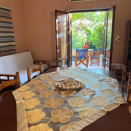 Gardenhouse In The Center Of * Corinth