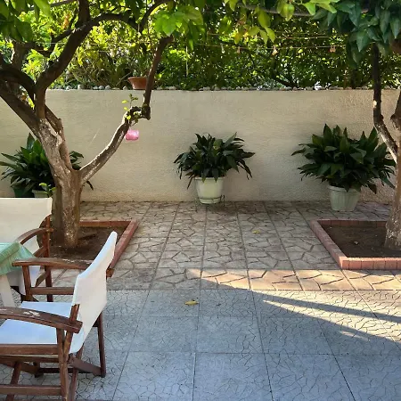 Gardenhouse In The Center Of Сasa de vacaciones