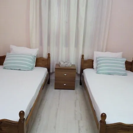 בית נופש Gardenhouse In The Center Of