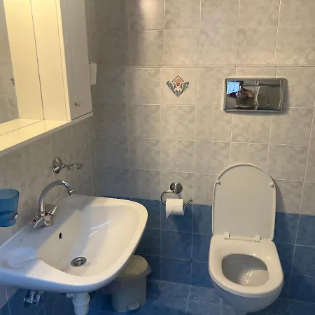 Gardenhouse In The Center Of Holiday home Corinth